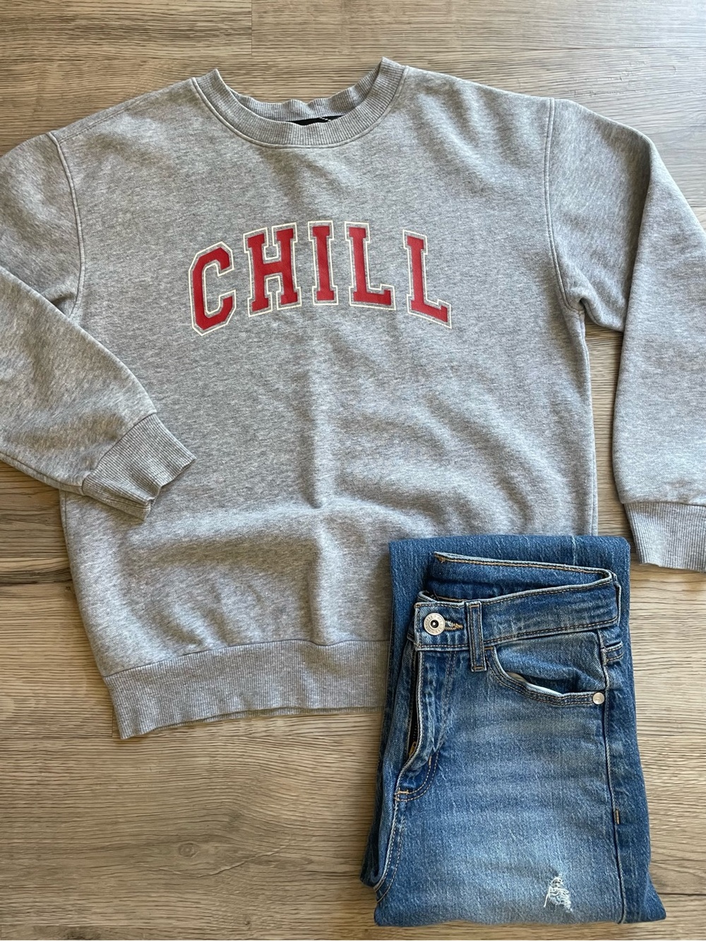 art class | ‘CHILL’ Graphic Crewneck Sweatshirt | Youth M (8-10) - Picture 13 of 13